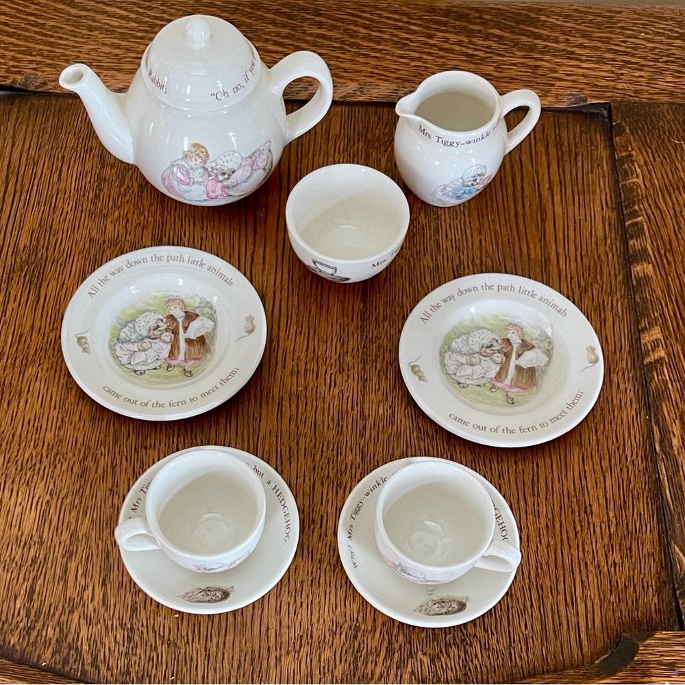 Wedgwood Mrs.Tiggy-Winkle Child's 10-Piece Tea Set, Beatrix Potter, Vintage RARE